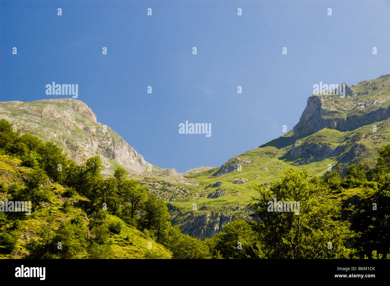 Europe Pyrenees Beautiful france landscape hi-res stock photography and images - Alamy