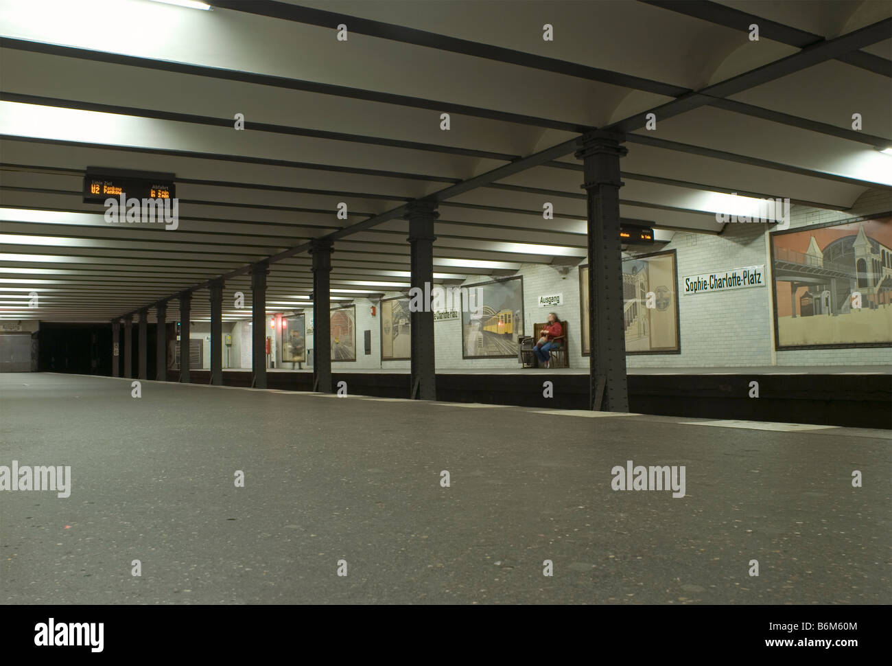u bahnhof sophie charlotte platz