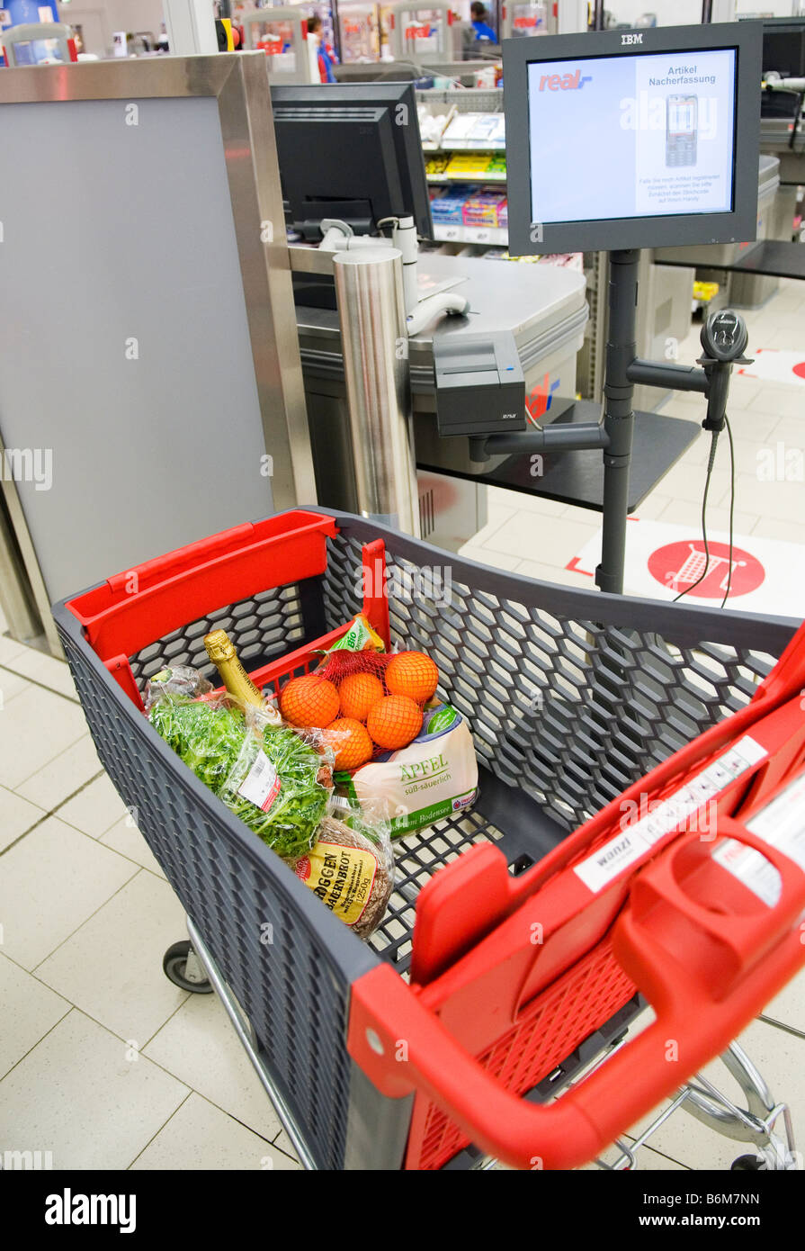 two detectors scan the contents of a shopping cart with RFID Stock