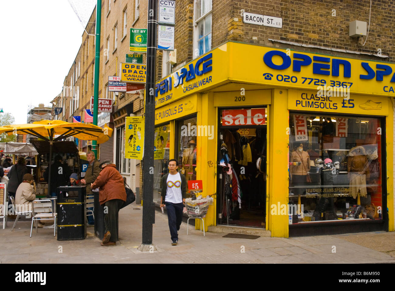 Corner shop london hi-res stock photography and images - Alamy