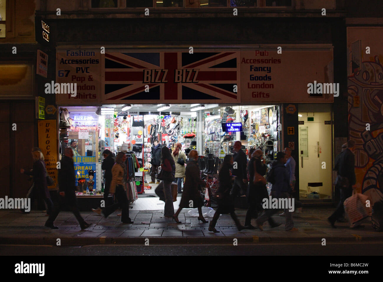 Shops oxford street hires stock photography and images Alamy