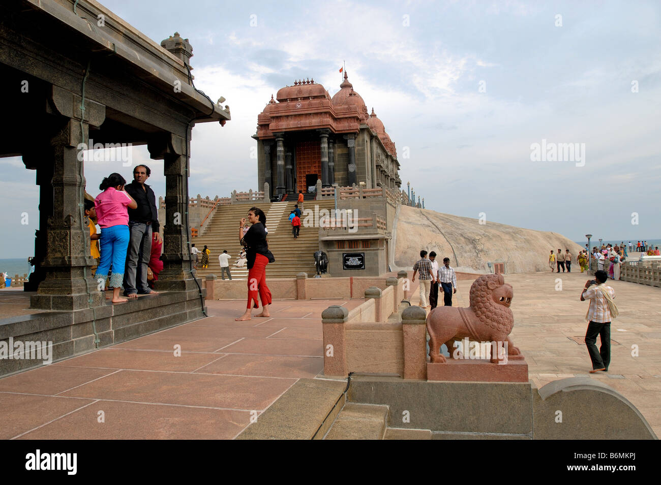 VIVEKANANDA ROCK MEMORIAL IN KANYAKUMARI TAMILNADU Stock Photo - Alamy