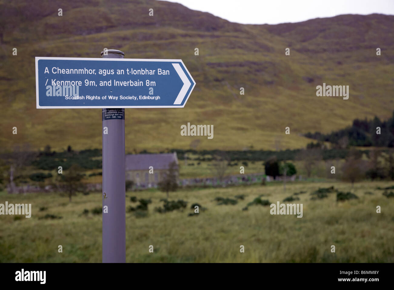 Sponsored by the Scottish Rights of Way Society, a footpath sign to Kenmore and Inverbain at Applecross, Wester Ross, Ross and Cromarty Stock Photo