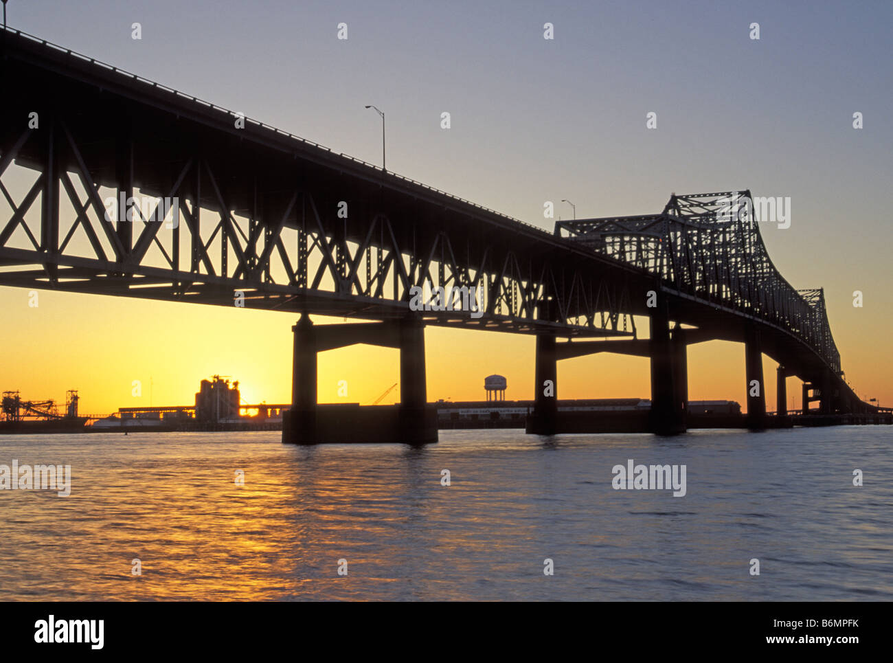 Interstate 10 Bridge Over Mississippi River At Sunset Stock Photo - Alamy