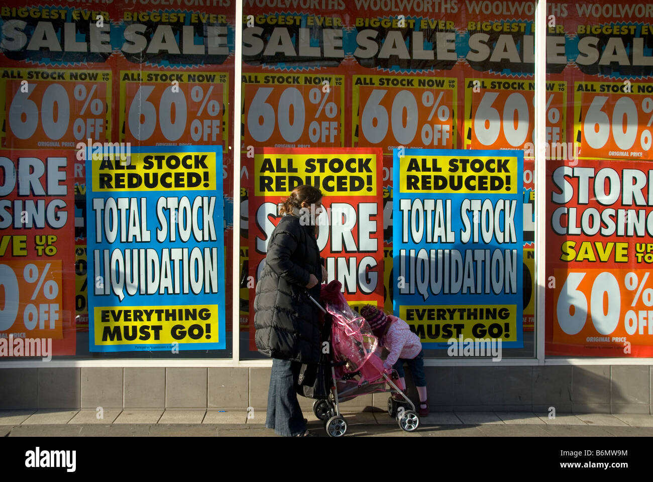 London December 2008 Woolworths Hackney Closing down sale Stock Photo