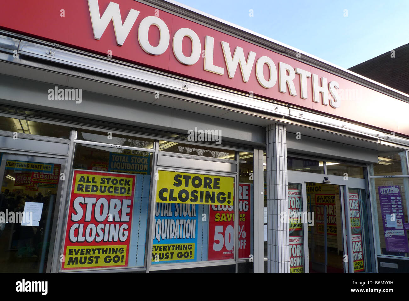 Woolworths store closing down sale Stock Photo Alamy