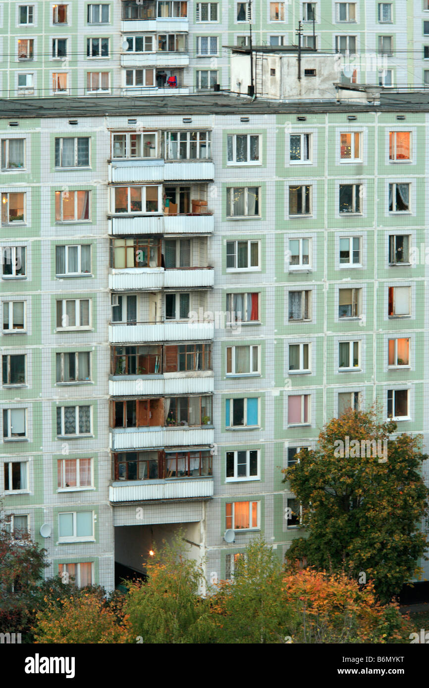 アート・デザイン・音楽 Innovative Apartment Buildings Cityscape, city, 1980s apartment buildings in the evening with