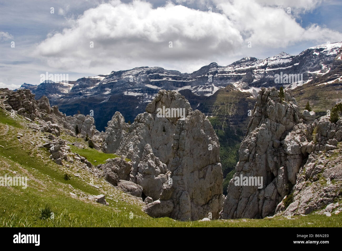 Descent to the Pineta valley Huesca Pyrenees Spain the mountain range that separates Spain and France Stock Photo