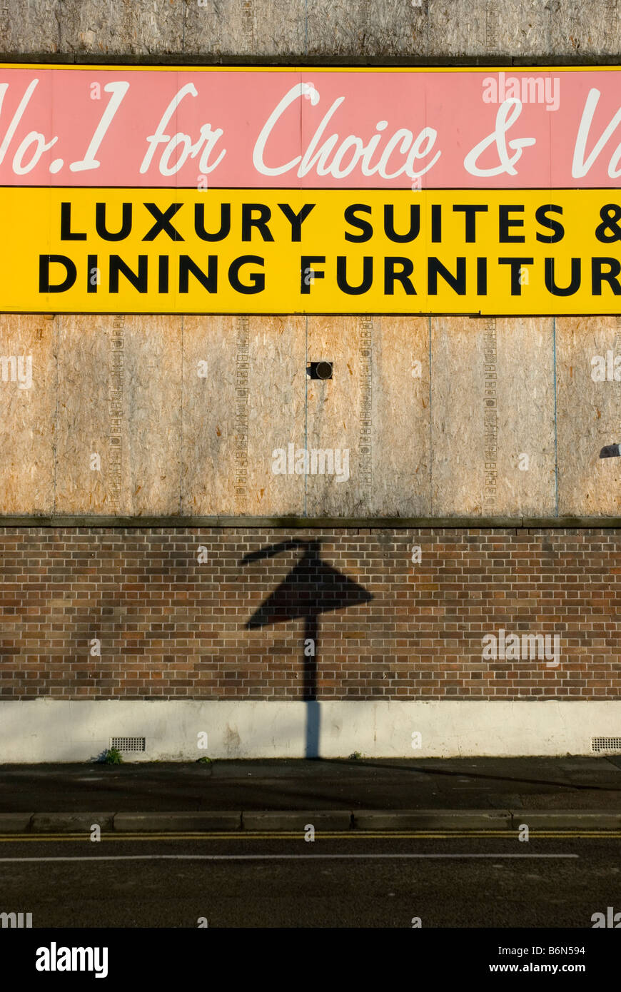 Closed down furniture store, Foster Square Retail Park Bradford Stock Photo Alamy