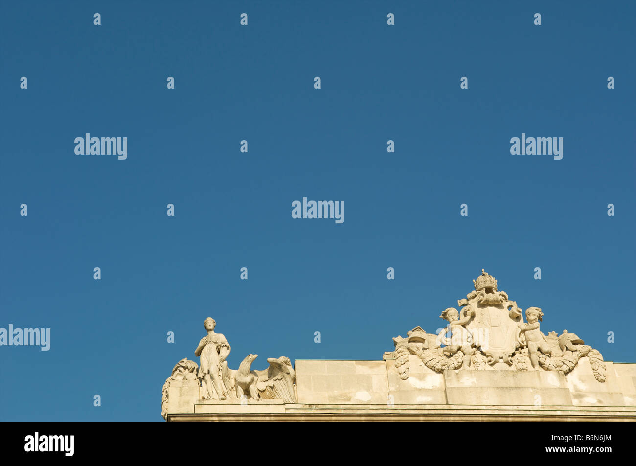 Sculptural decoration hires stock photography and images Alamy
