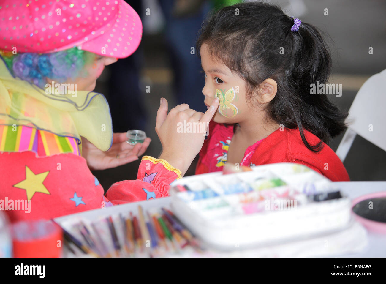 Painting of clown hi-res stock photography and images - Alamy