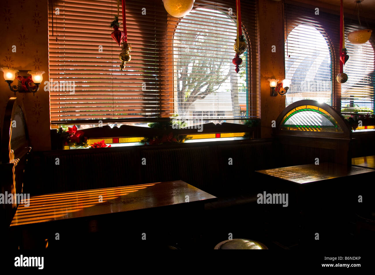 McCabes Irish Pub and Grill interior booths Naples Florida fl South Fifth Avenue South 5th Avenue Stock Photo