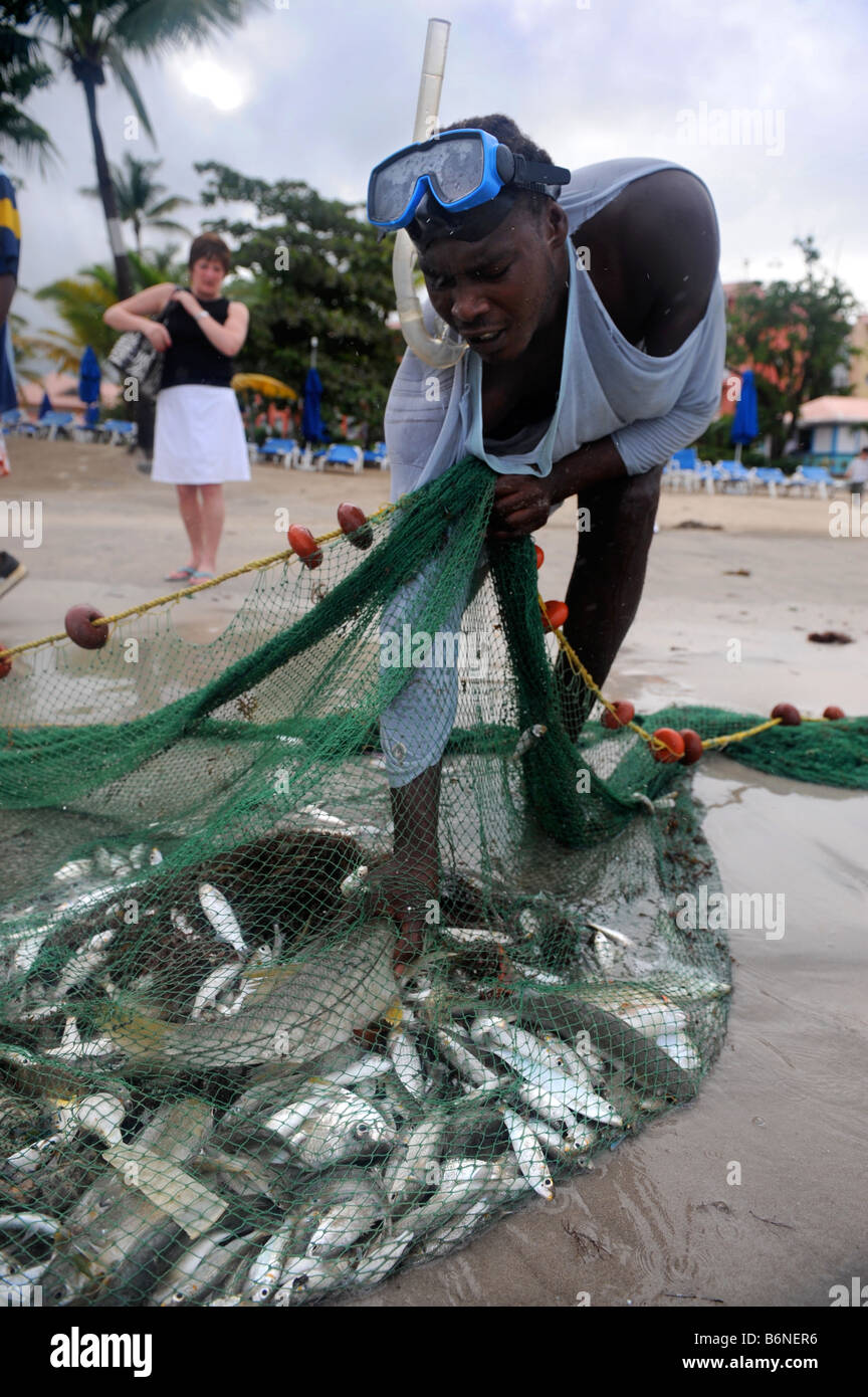 Purse seine fishing hi-res stock photography and images - Page 5 - Alamy