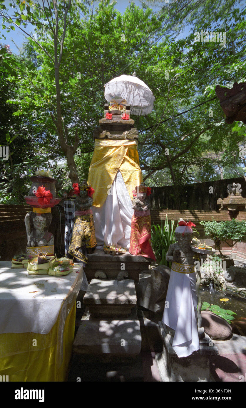 Hindu gods stand hi-res stock photography and images - Alamy