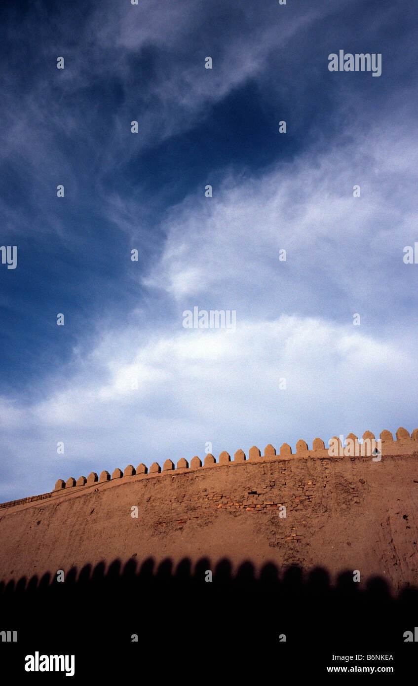 May 13, 2006 - Khiva's crenellated city wall surrounding the Itchan Kala (Inner Town) and dating back to the 17th century. Stock Photo