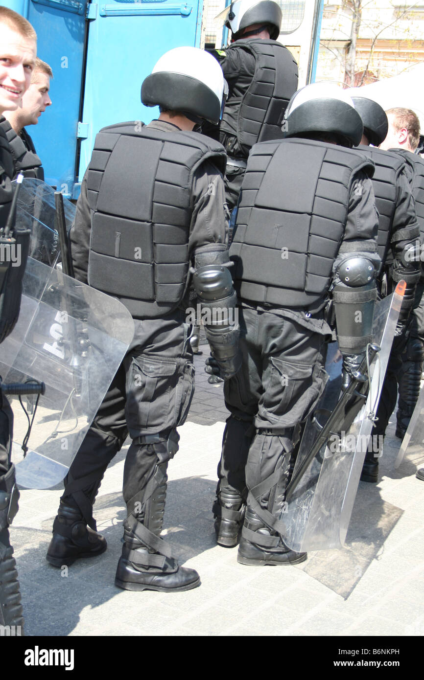 Police in armour Stock Photo - Alamy