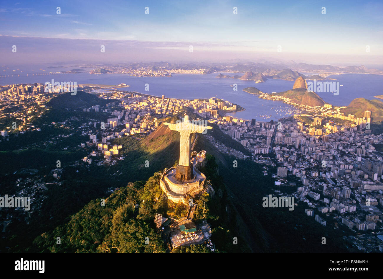 BRAZIL RIO DE JANEIRO STATUE OF CHRIST AT CORCOVADO MOUNTAIN Stock Photo