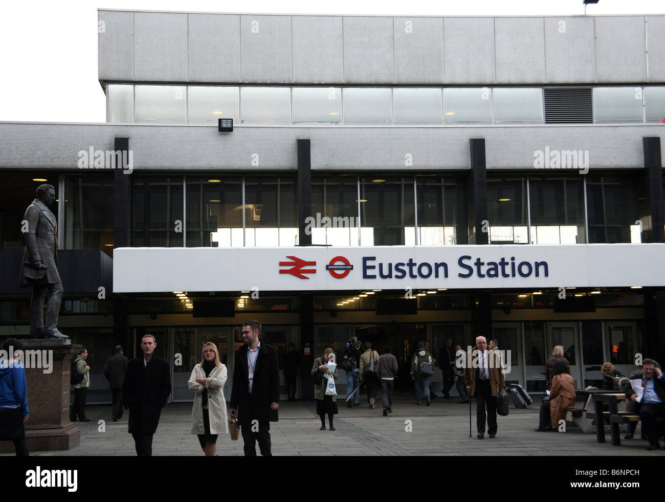 Entrance to Euston railway station, London Stock Photo Alamy