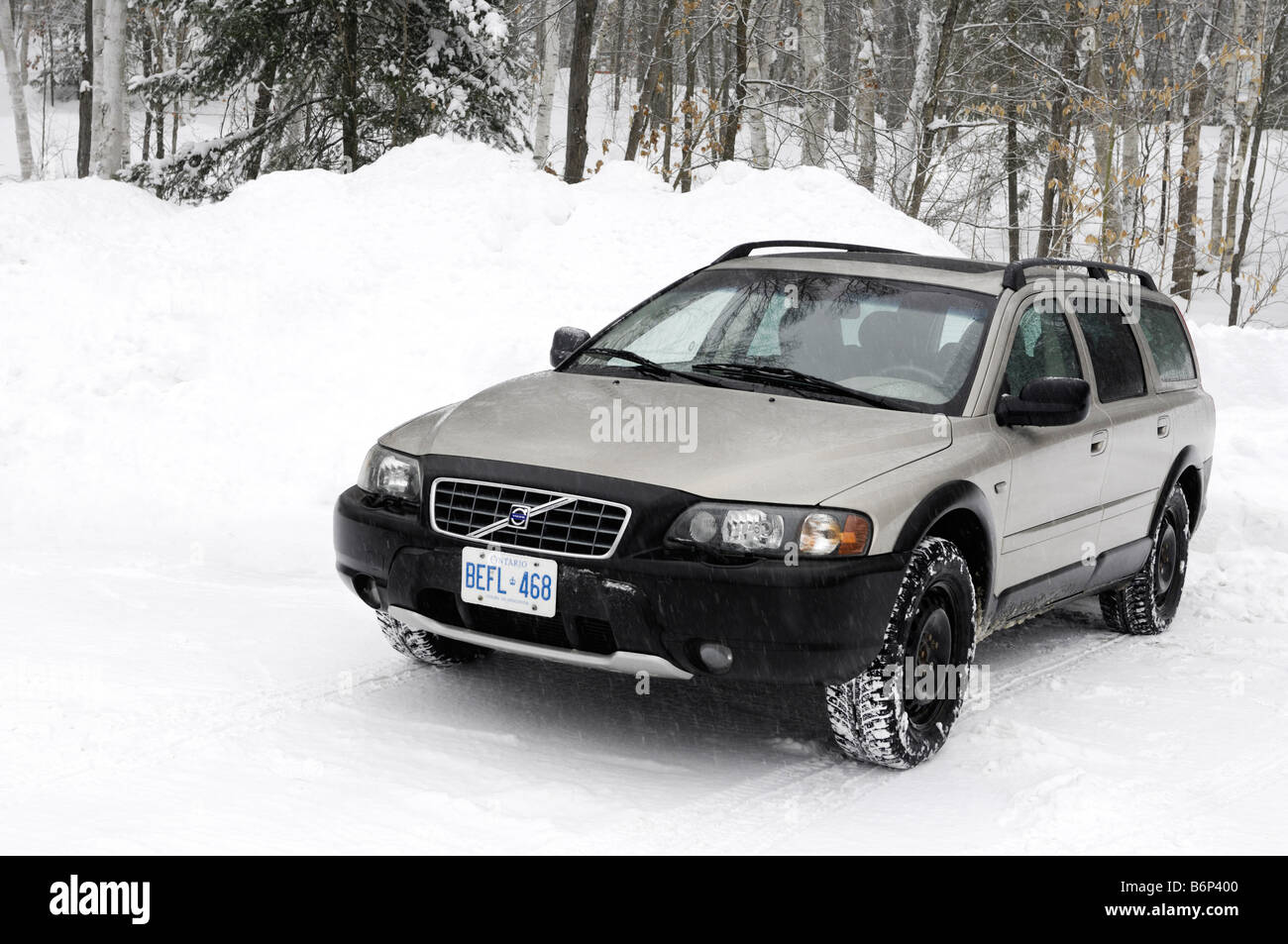 Volvo V70 Cross Country High Resolution Stock Photography And Images Alamy