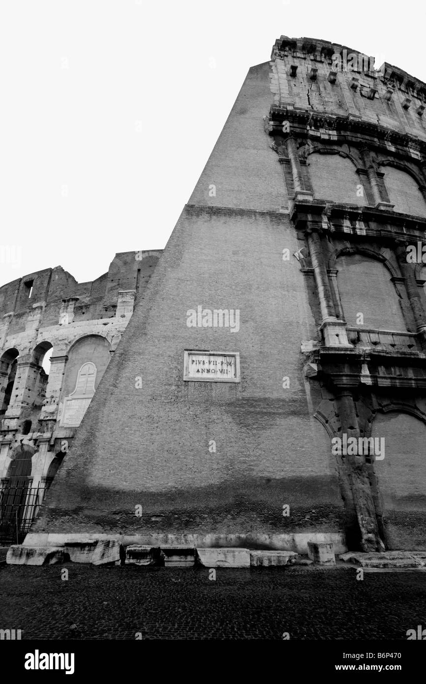 Gladiators rome colosseum Black and White Stock Photos & Images - Alamy
