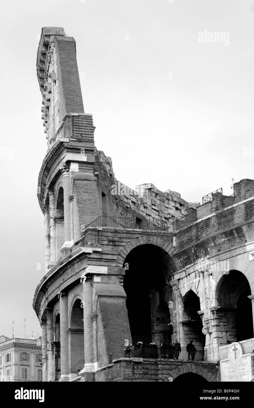 Colosseum amphitheatre rome italy Black and White Stock Photos & Images ...