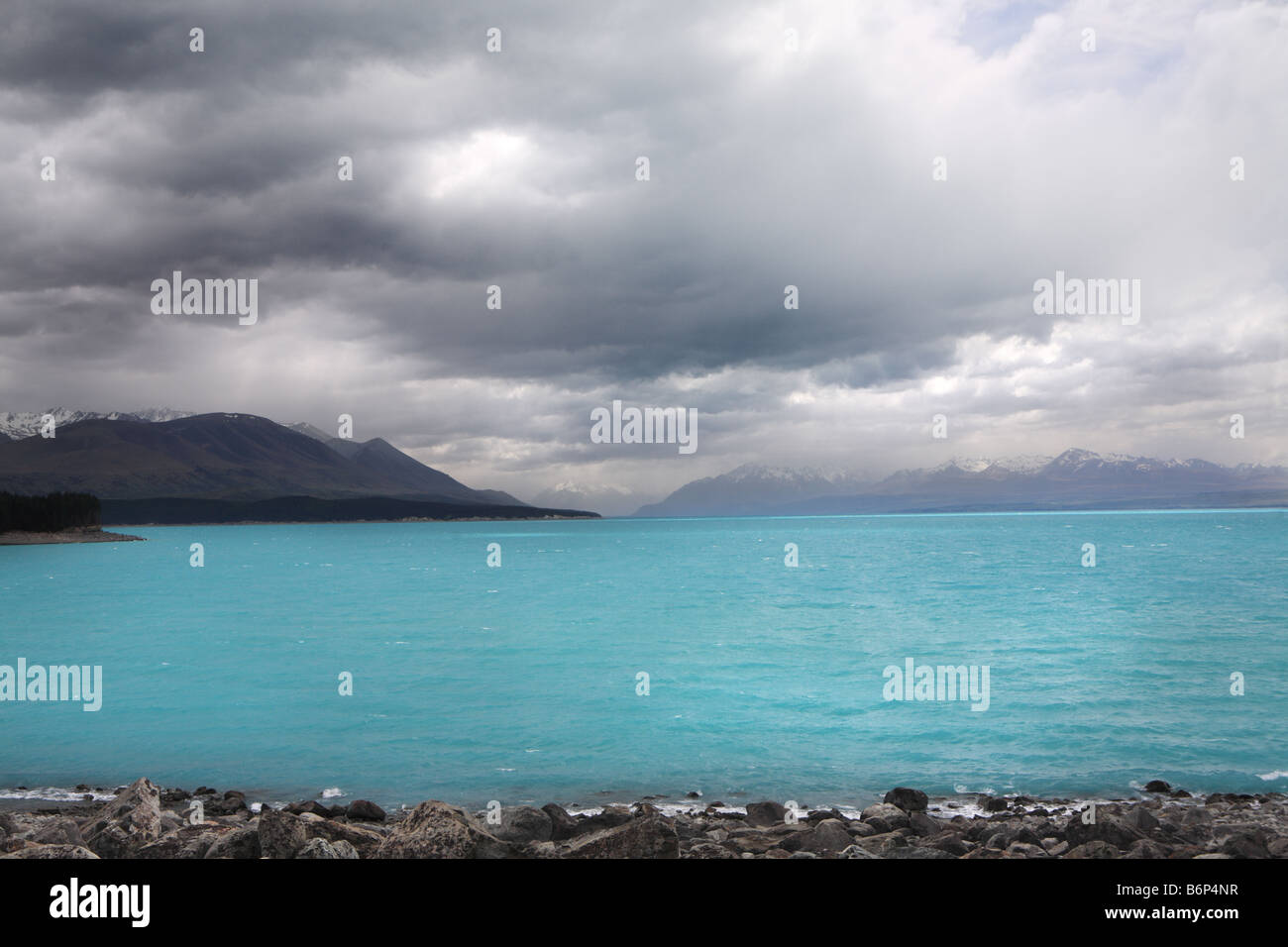 Dramatic Lake Pukaki in New Zealands South Island Stock Photo - Alamy