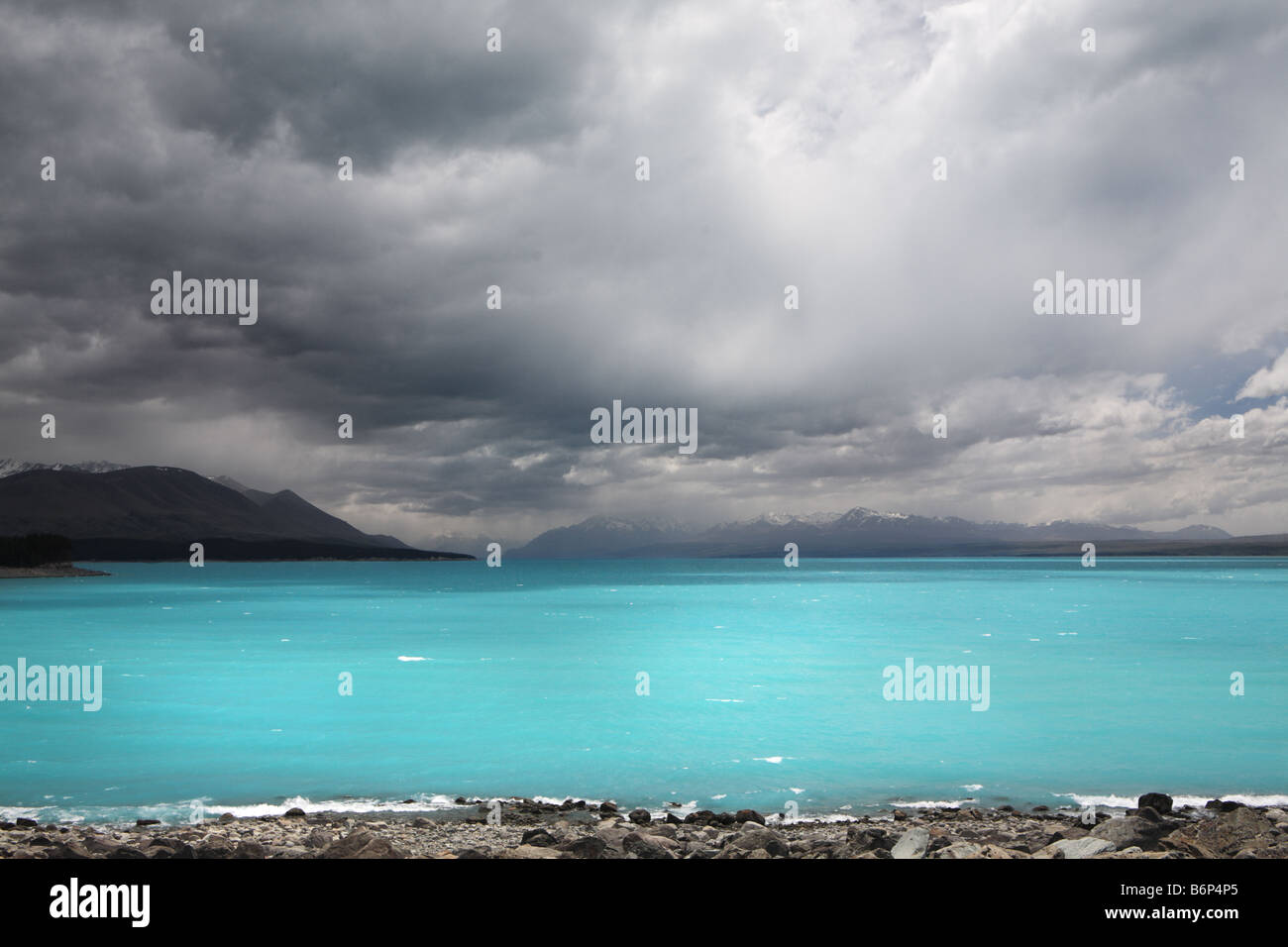 Dramatic Lake Pukaki in New Zealands South Island Stock Photo - Alamy
