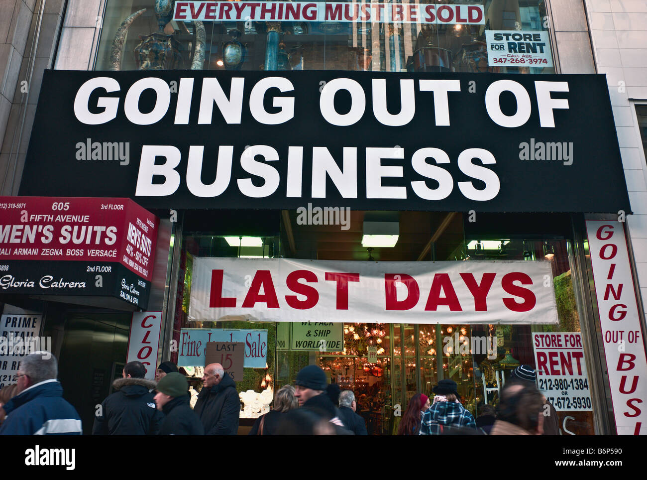 'Going out of business' sign on storefront Midtown Manhattan New York US Stock Photo