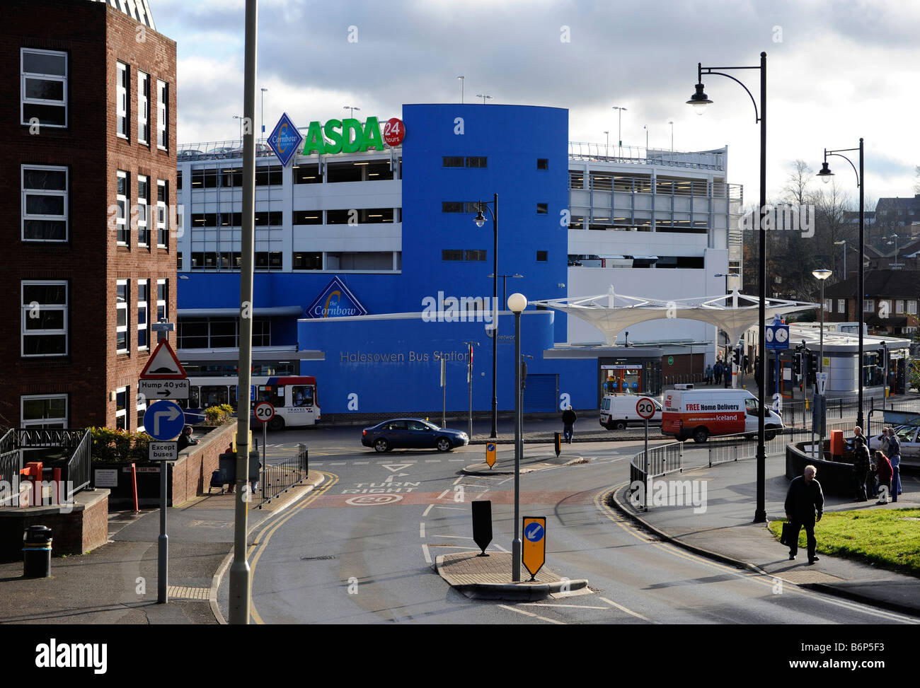 Halesowen buses bus station hires stock photography and images Alamy