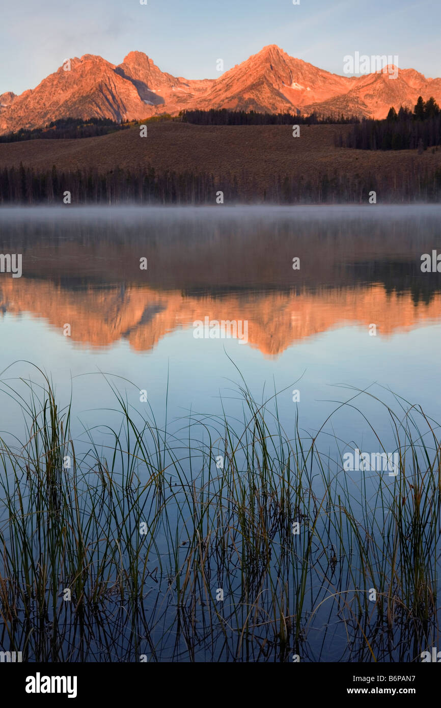 Sawtooth Mountains, near Stanley, Idaho, fall, reflection, Little Redfish Lake Stock Photo