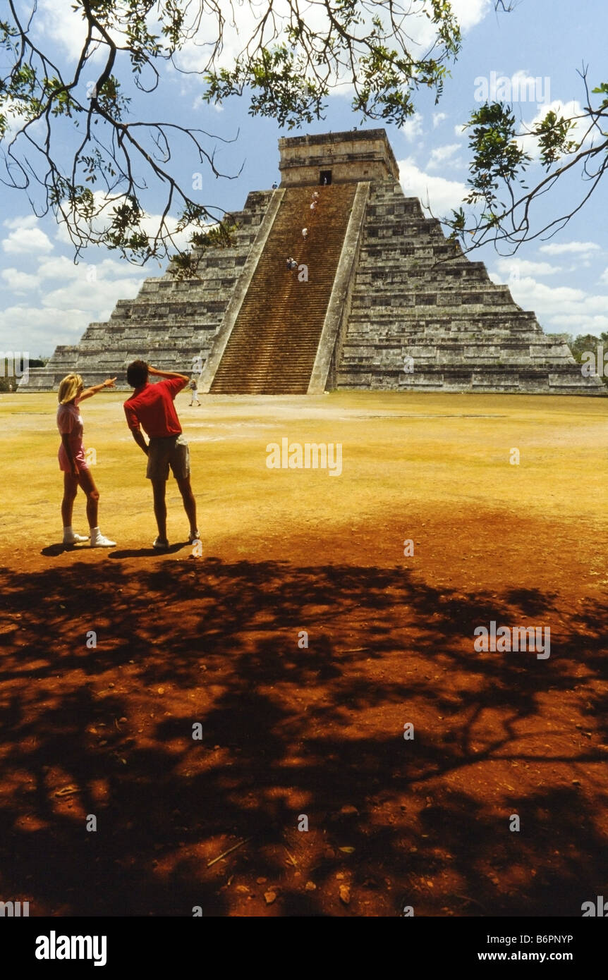 Couple on vaction in Mexico, at Chichen Itza, Mayan Ruins Stock Photo
