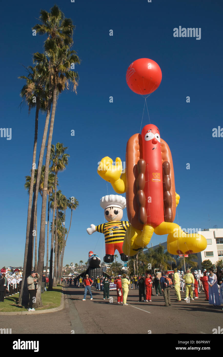 San Diego Holiday Bowl Balloon Parade Stock Photo Alamy