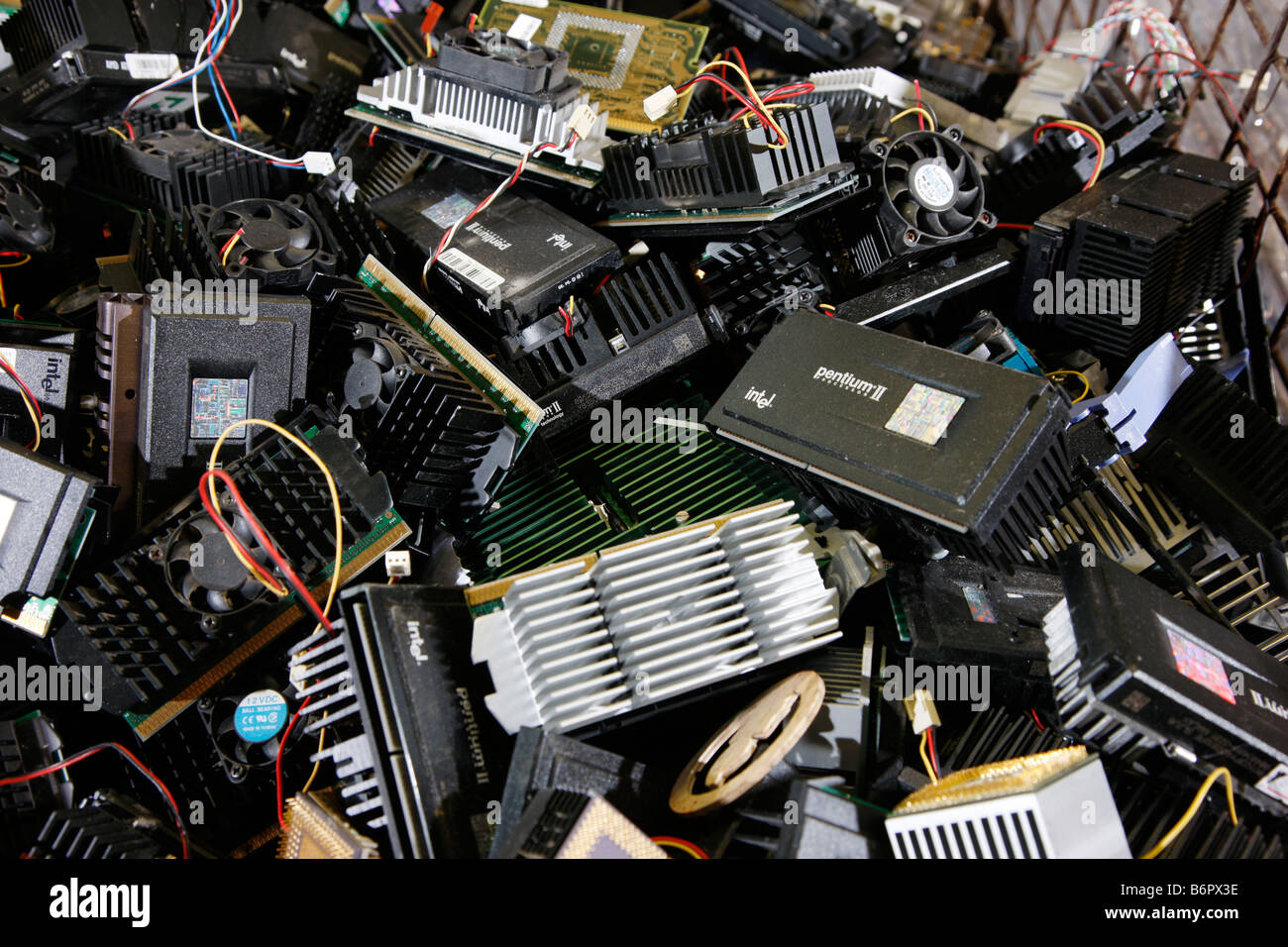 Electronic Waste Disposal Stock Photos & Electronic Waste Disposal Stock Images Alamy