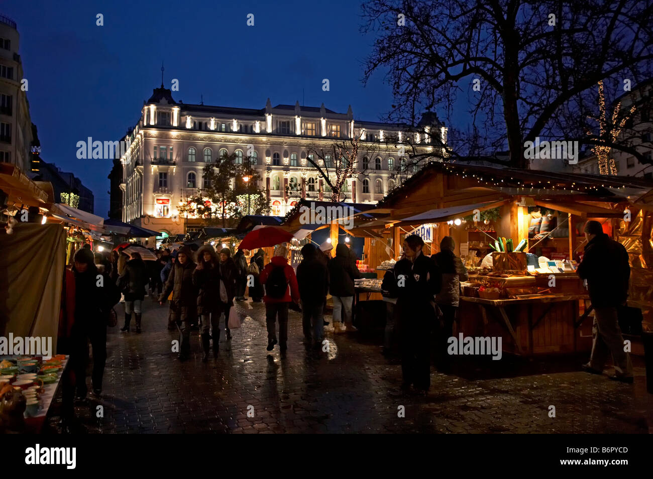 Budapest Christmas market Vorosmarty square Hungary Stock Photo - Alamy