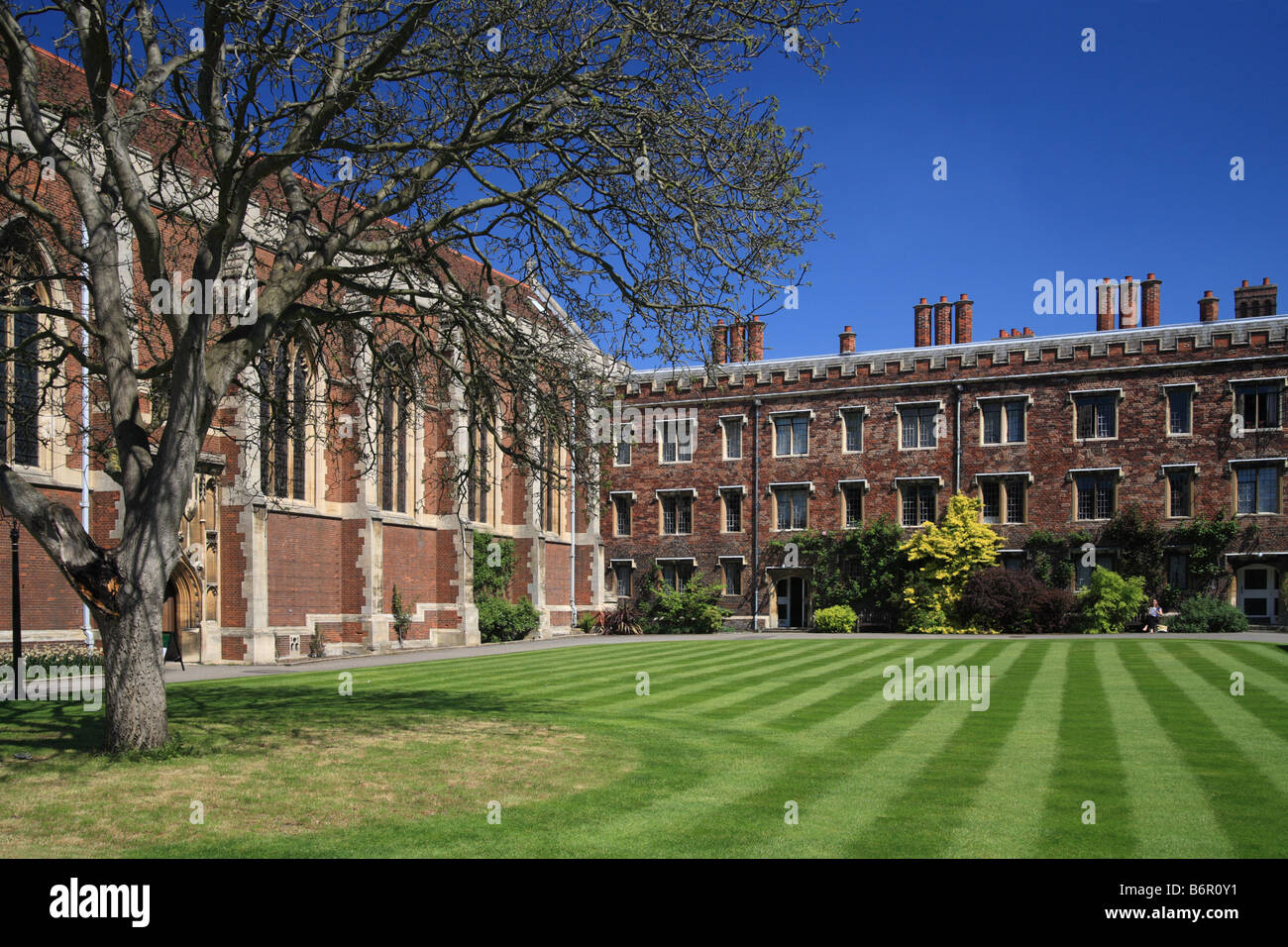'Queens College Cambridge University', 'Walnut Tree Court' and Chapel. Stock Photo