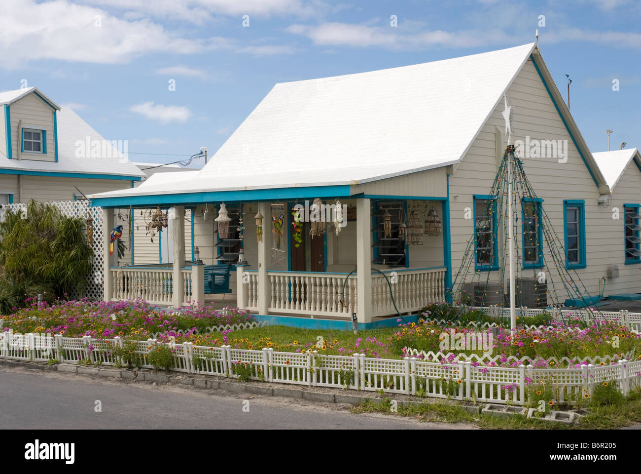 Cottage Spanish Wells Eleuthera Bahamas Stock Photo Alamy