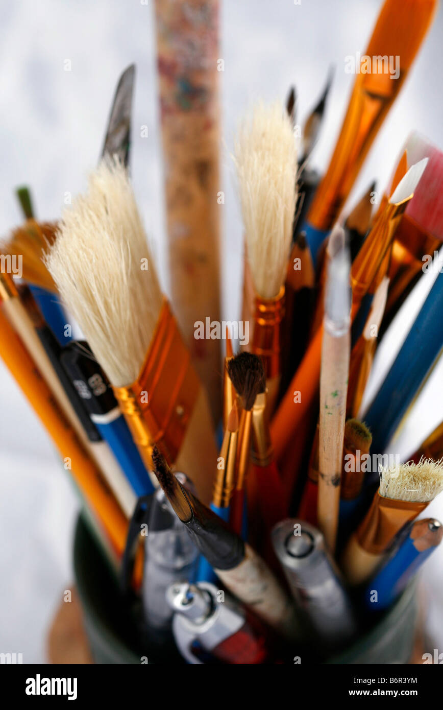 Artists tools hi-res stock photography and images - Alamy