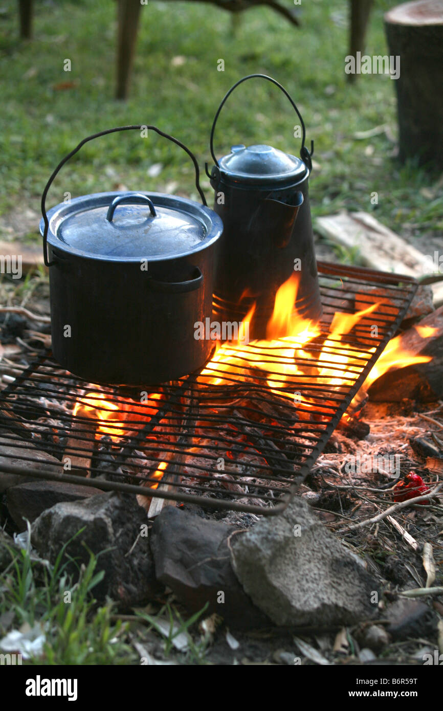 Cooking Pots On A Fire Stock Photo - Download Image Now - Africa, Cooking,  Fire - Natural Phenomenon - iStock