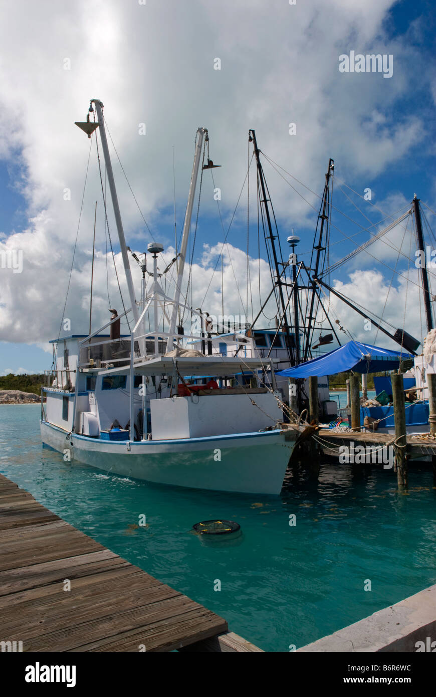 Boats dock ocean sky clouds bahamas hires stock photography and images