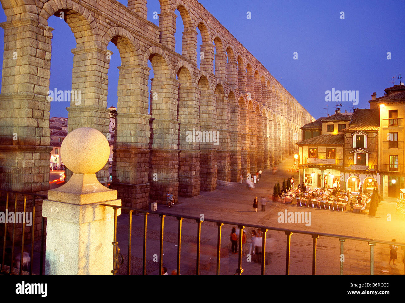 Roman Aqueduct and Azoguejo Square. Night view. Segovia. Castile Leon. Spain. Stock Photo