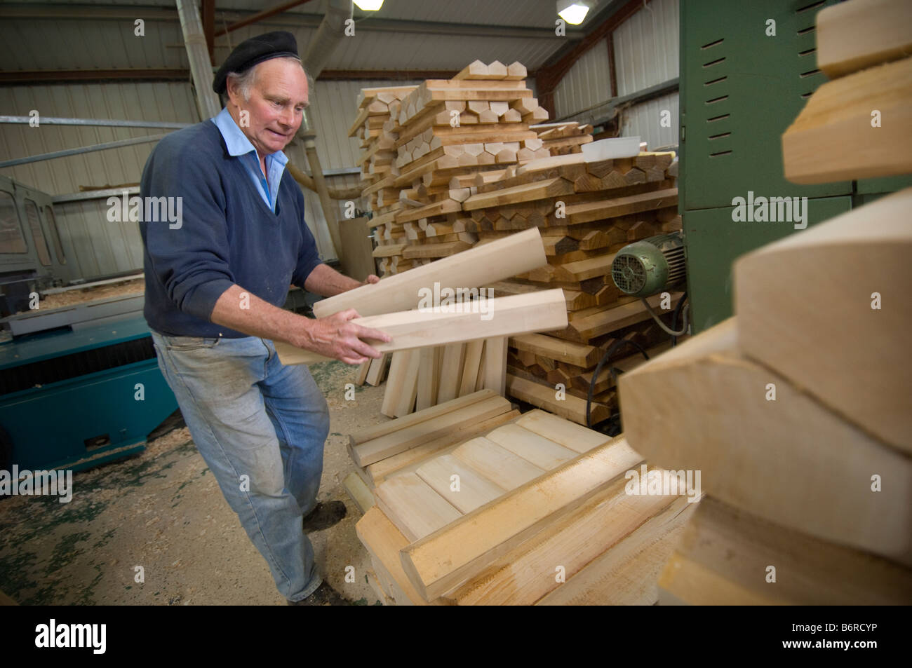 The workshops of Newbery cricket bat makers in East Sussex. Picture by Jim Holden. Stock Photo
