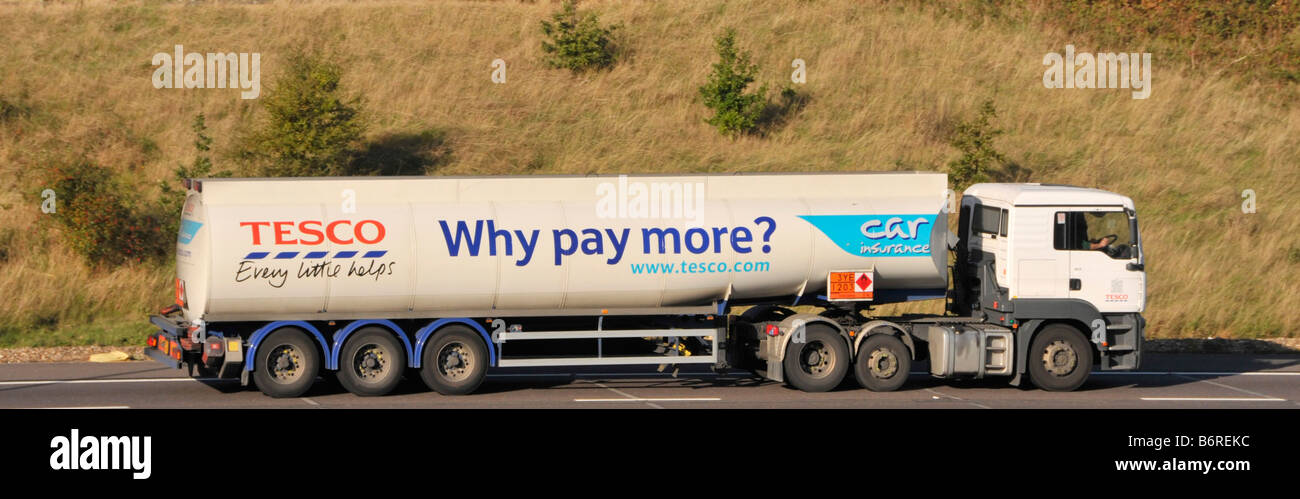 M25 motorway Tesco petrol delivery tanker articulated trailer and lorry Stock Photo