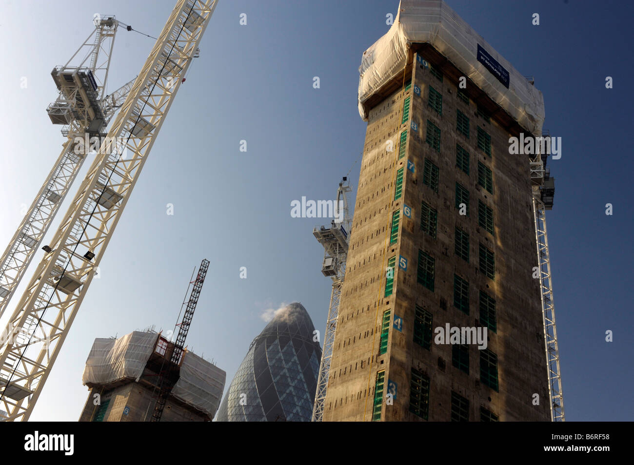 Aldgate Tower Construction High Resolution Stock Photography and Images ...