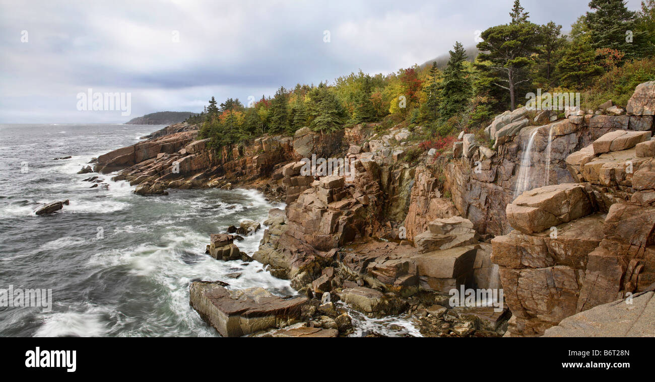 The Turbulent Atlantic Ocean And The Seacoast In The Rain At Acadia National Park, Maine, USA Stock Photo