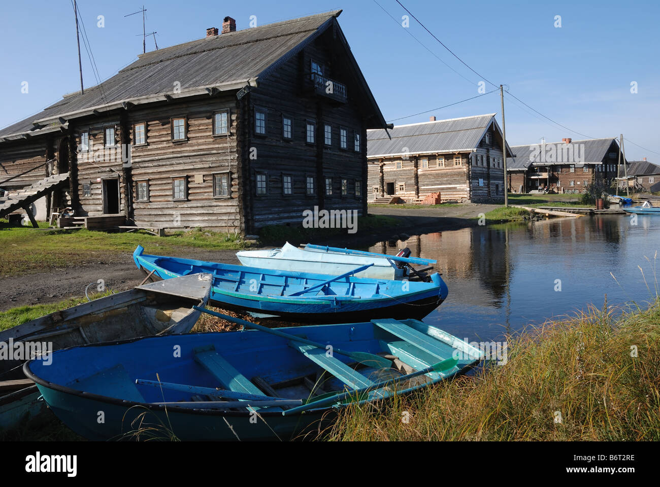 Ancient wooden houses in russia hi-res stock photography and images - Alamy