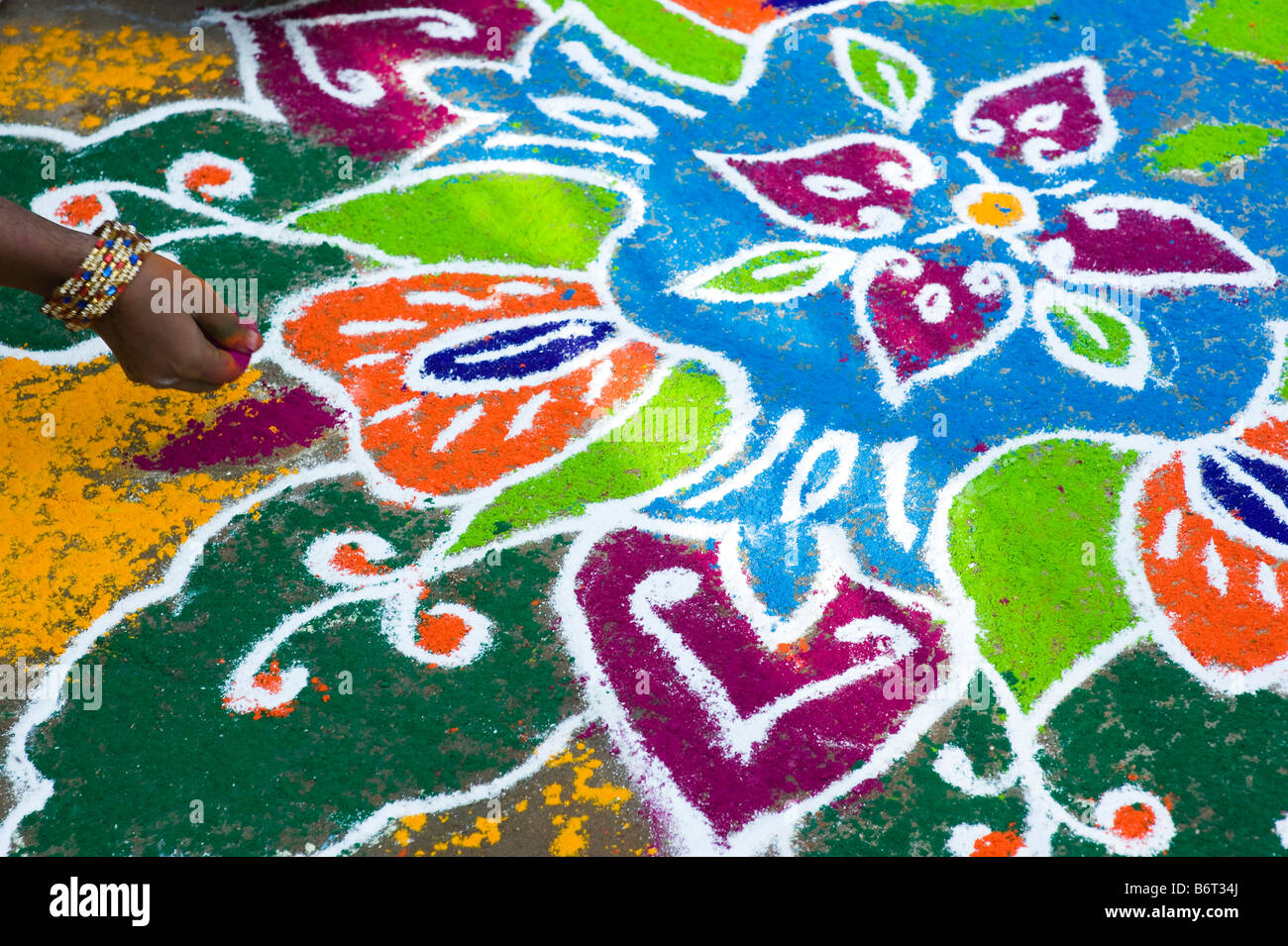 Rangoli powder hi-res stock photography and images - Alamy