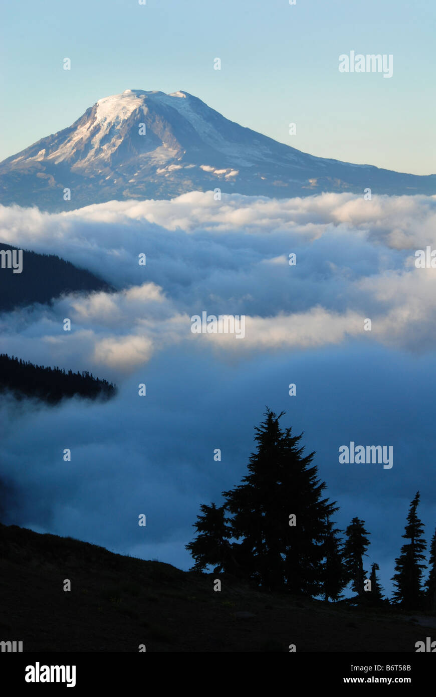 Early light on mount hi-res stock photography and images - Alamy