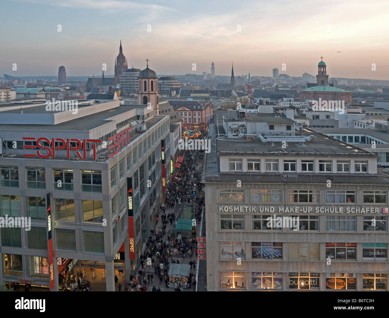 overview over the centre of Frankfurt in evening twilight scramble in the  shopping street Liebfrauenstrasse with Christmas Stock Photo - Alamy