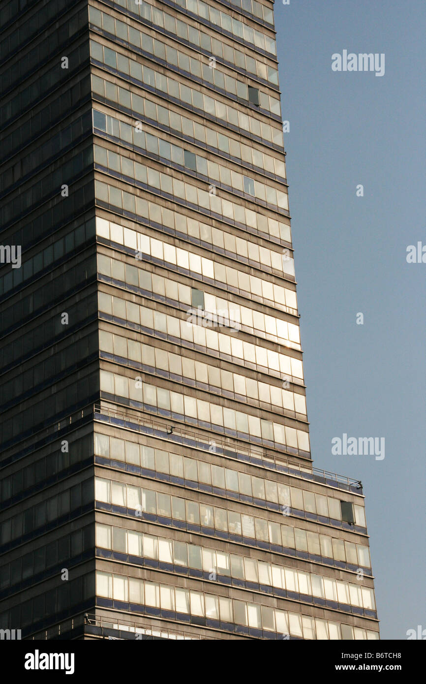Windows and high structure hi-res stock photography and images - Alamy