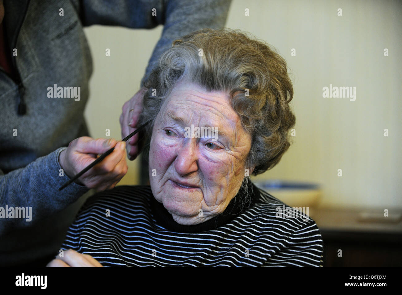 Home perm hires stock photography and images Alamy